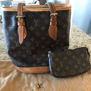 Louis Vuitton Petite Bucket Bag